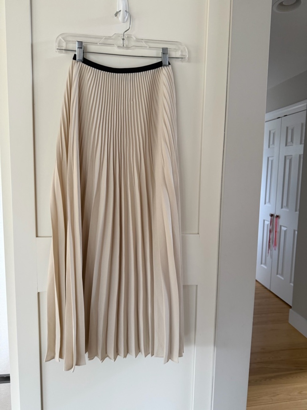 Jenni Kayne Pleated Skirt.
Ivory/Black
NWOT 
Size XS - Picture 14 of 15